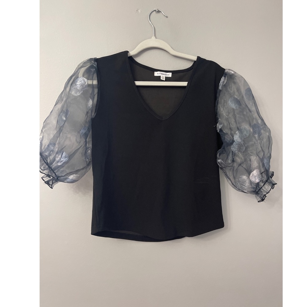 V-neck puff shoulder blouse